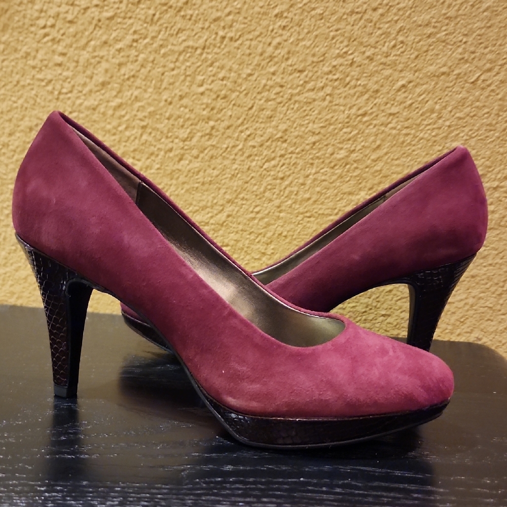 Bandolino Maroon Suede Heels